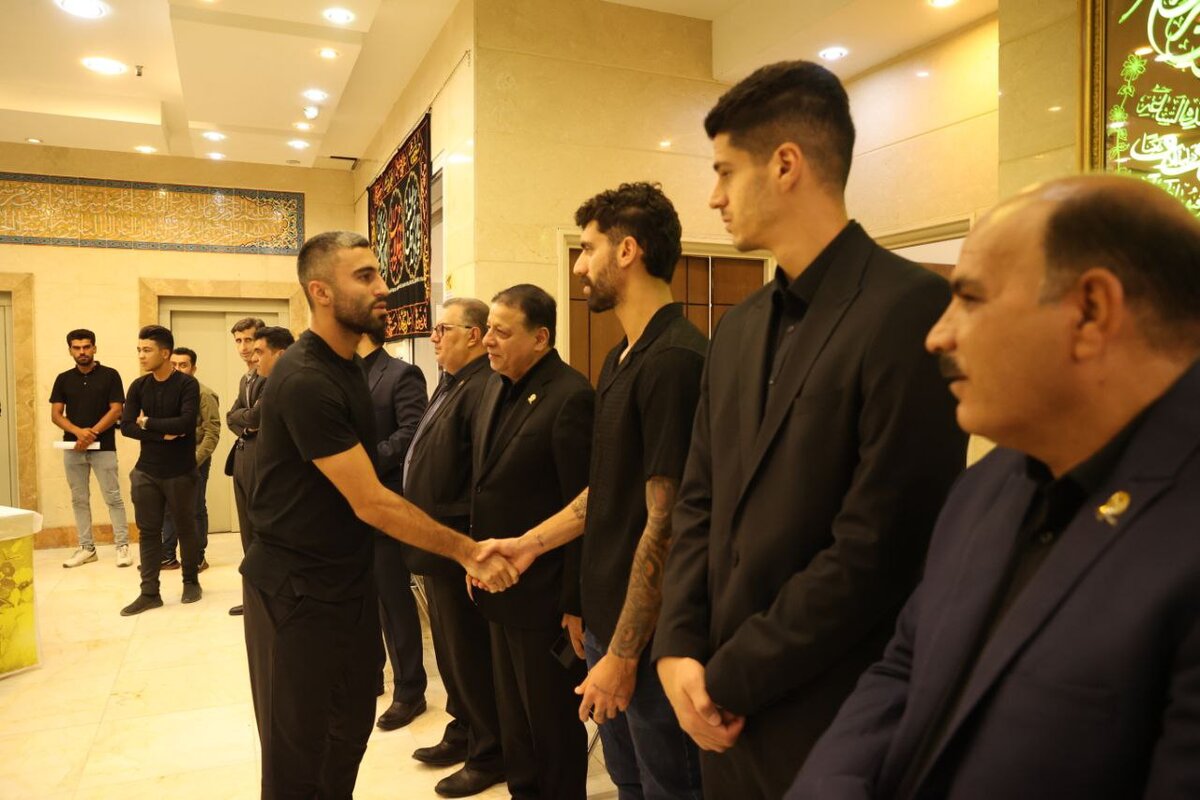 مراسم یادبود پدر پیام نیازمند و دایی محمد دانشگر به همت باشگاه فولاد مبارکه سپاهان