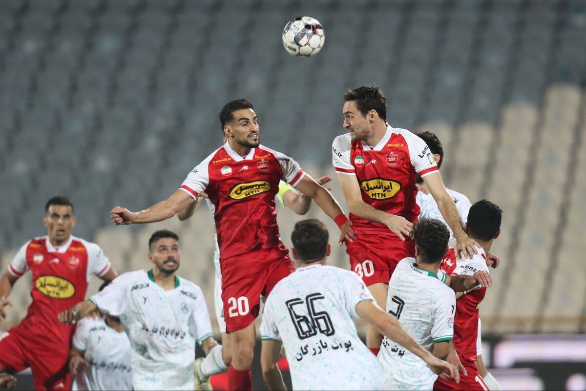 توقف پرسپولیس مقابل ذوب‌آهن با گل‌به‌خودی!