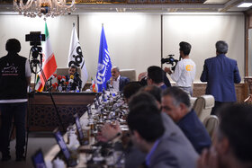 جلسه پرسش و پاسخ مدیرعامل فولاد مبارکه در جمع خبرنگاران حاضر در نمایشگاه متالکس