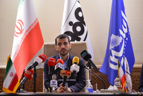 جلسه پرسش و پاسخ مدیرعامل فولاد مبارکه در جمع خبرنگاران حاضر در نمایشگاه متالکس