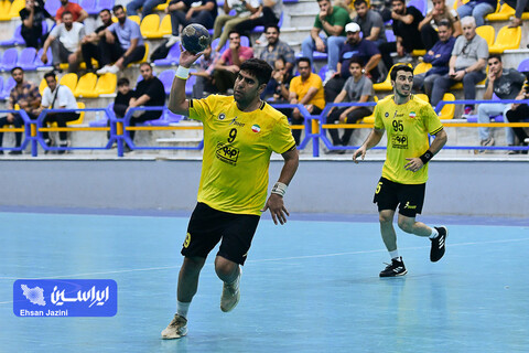 هندبال سپاهان - پرواز