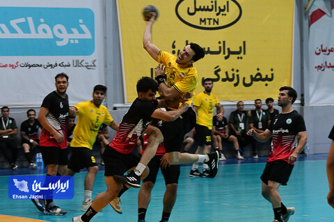 برتری هندبالیست‌های سپاهان مقابل پرواز در اولین گام