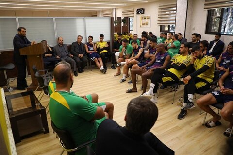 جواب کم‌لطفی‌ها را در میدان بدهید/ اتحاد بین هواداران و تیم مهم‌ترین سرمایه سپاهان است/ احقاق حقوق خود را از مبادی ذیربط پیگیری می‌کنیم