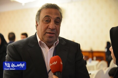 نوع نگاه خصوصی سازی به صنعت فولاد تغییر کند اکبریان