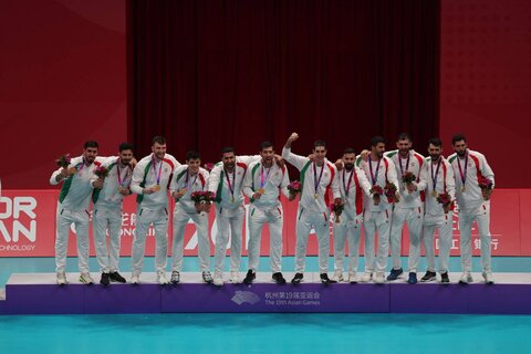 اهدای مدال طلا به والیبال ایران (بازی‌های آسیایی 2022)