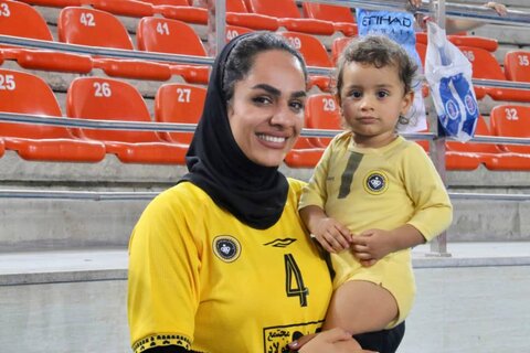 مادرانهای در هندبال؛ وظیفه سخت و شیرین موسوی در کنار ورزشکاری هندبال سپاهان