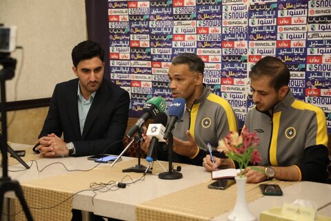 مورایس: سپاهان آماده بازی با آبادانیهاست/ همیشه در زندگی چیزهایی هست که شرایط را سخت کند ژوزه مورایس