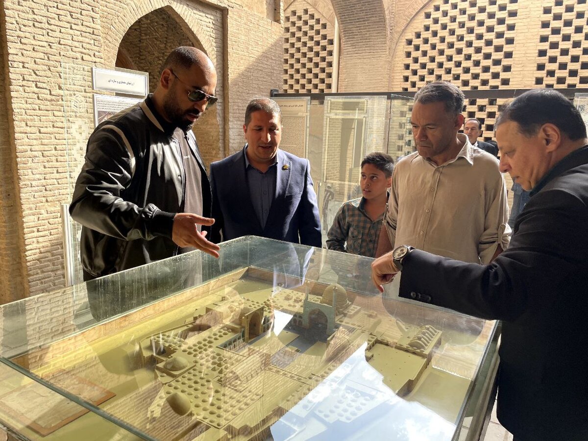 تصاویری جالب از اصفهانگردی ساکت و مورایس