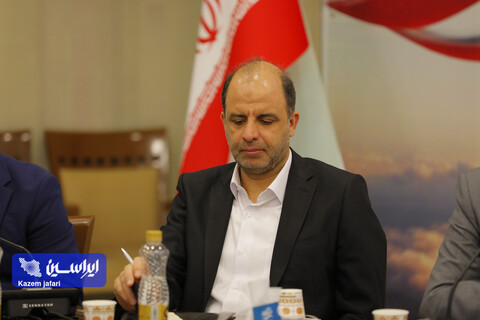 نشست هم اندیشی فولادمبارکه با مراکز خدماتی