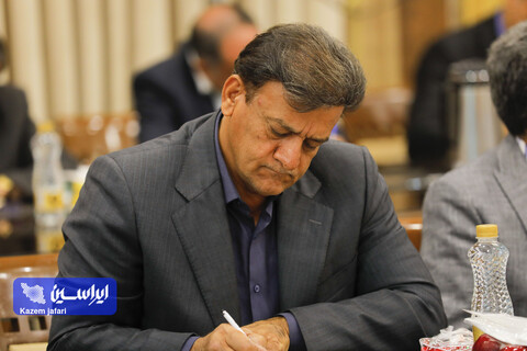 نشست هم اندیشی فولادمبارکه با مراکز خدماتی