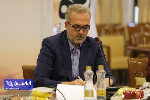 نشست هم اندیشی فولادمبارکه با مراکز خدماتی