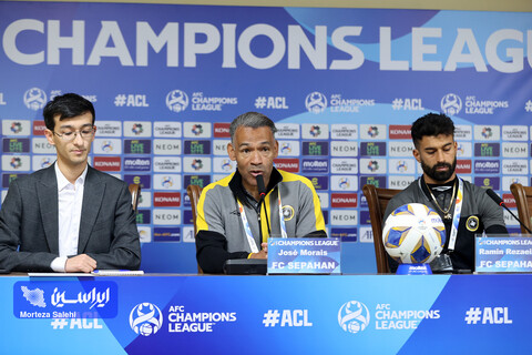نشست خبری پیش از دیدار تیم‌های فوتبال سپاهان ایران و آلمالیق ازبکستان