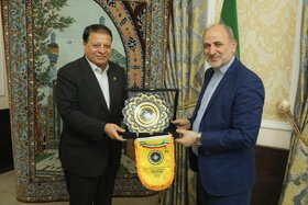 دیپلماسی ورزشی در دستور کار سپاهان/ ملاقات محمدرضا ساکت با سفیر ایران در ازبکستان