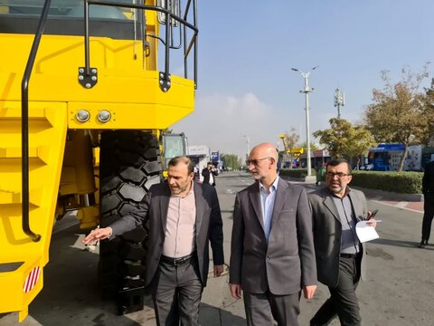 بازدید رئیس هیئت عامل ایمیدرو از هفدهمین نمایشگاه کانمین بازدید موثقی نیا از نمایشگاه کانمین