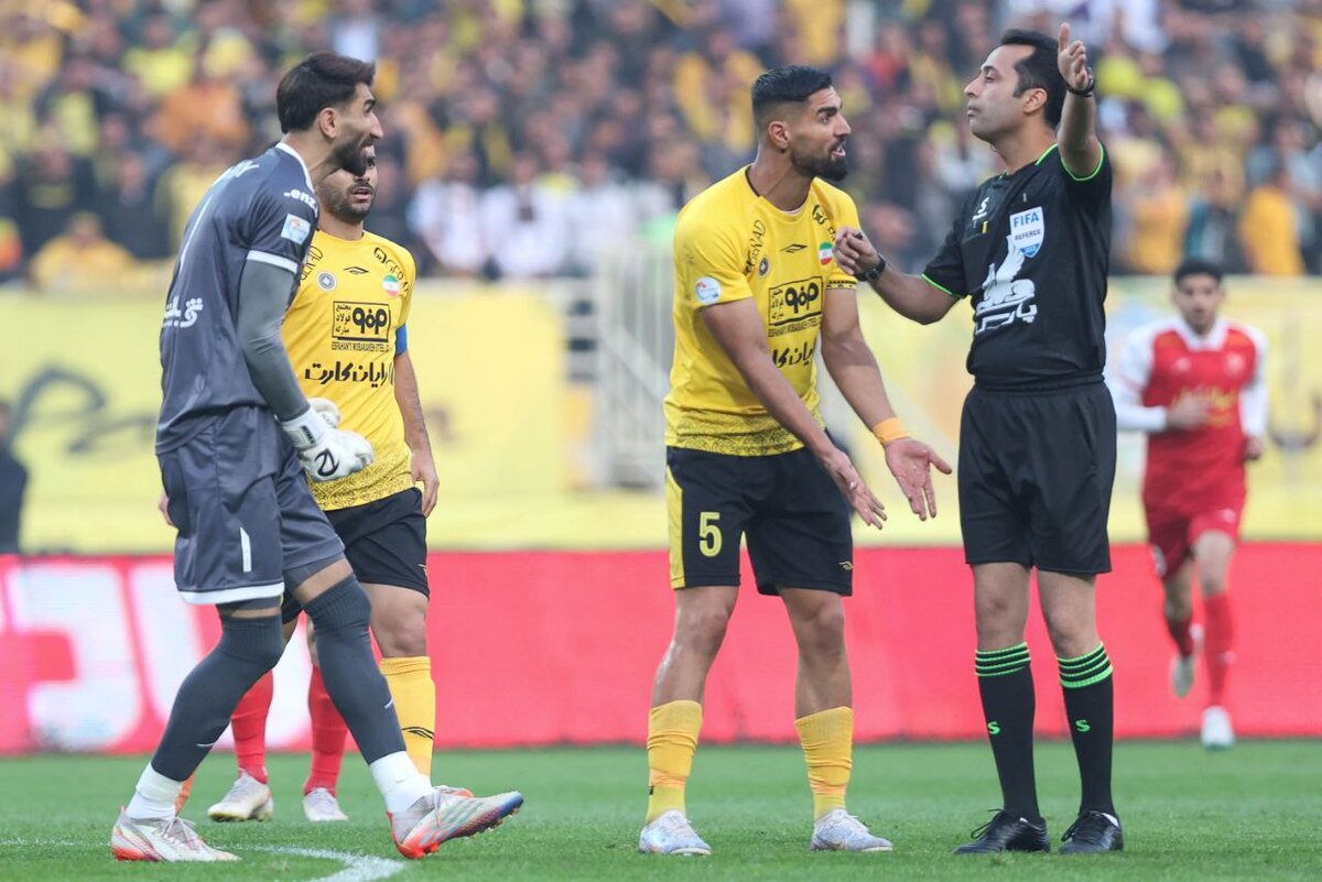 تأیید درستی خطای منجر به گل سپاهان مقابل پرسپولیس
