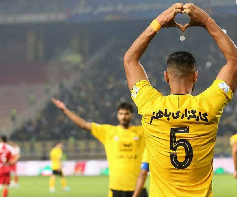 گل رونالدویی رضا اسدی در دیدار سپاهان - پرسپولیس