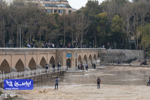 زاینده رود به اصفهان رسید  بازگشایی زاینده رود