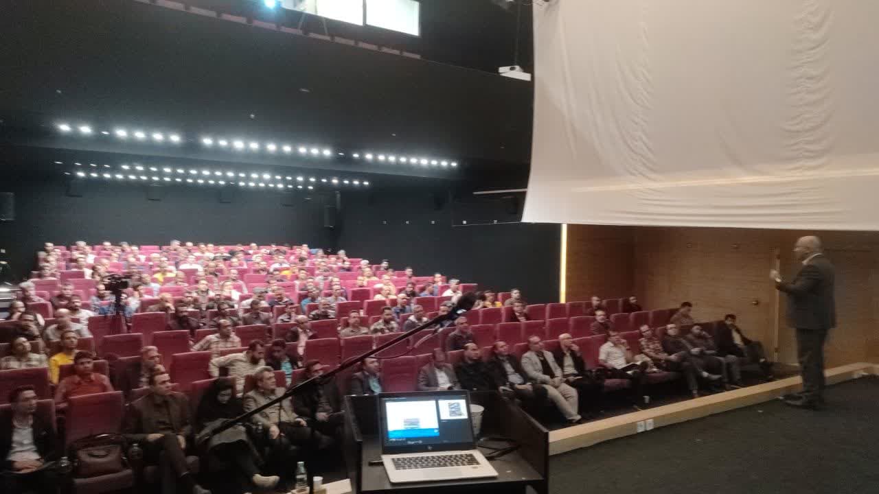 پنجمین دوره کمیته ارتقاء ایمنی شیفت فورمنهای شرکت فولاد مبارکه در حال برگزاری است