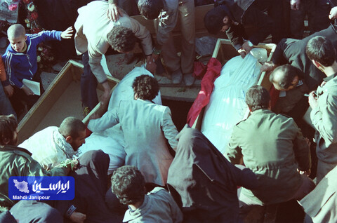 تشییع شهدا در ۲۵ آبان