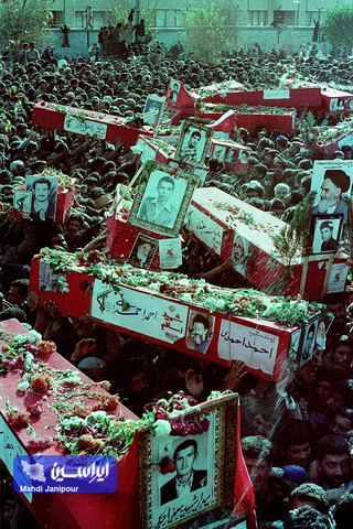 تشییع شهدا در ۲۵ آبان