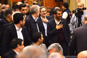 نشست صمیمانه بازار سرمایه، نهادهای مالی و صندوق‌های سرمایه‌گذاری و فعالان اقتصادی استان اصفهان