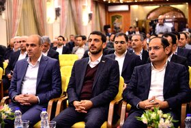 نشست صمیمانه بازار سرمایه، نهادهای مالی و صندوقهای سرمایهگذاری و فعالان اقتصادی استان اصفهان