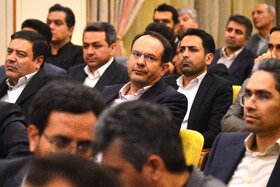 نشست صمیمانه بازار سرمایه، نهادهای مالی و صندوقهای سرمایهگذاری و فعالان اقتصادی استان اصفهان