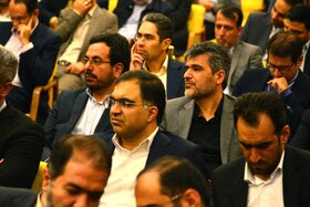 نشست صمیمانه بازار سرمایه، نهادهای مالی و صندوق‌های سرمایه‌گذاری و فعالان اقتصادی استان اصفهان