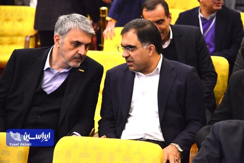 نشست صمیمانه بازار سرمایه، نهادهای مالی و صندوق‌های سرمایه‌گذاری و فعالان اقتصادی استان اصفهان