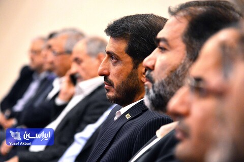 نشست صمیمانه بازار سرمایه، نهادهای مالی و صندوق‌های سرمایه‌گذاری و فعالان اقتصادی استان اصفهان