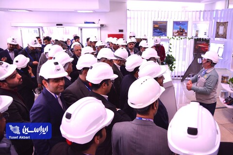 نشست صمیمانه فعالان بازار سرمایه با مدیران فولاد مبارکه