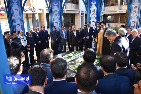 نشست صمیمانه فعالان بازار سرمایه با مدیران فولاد مبارکه