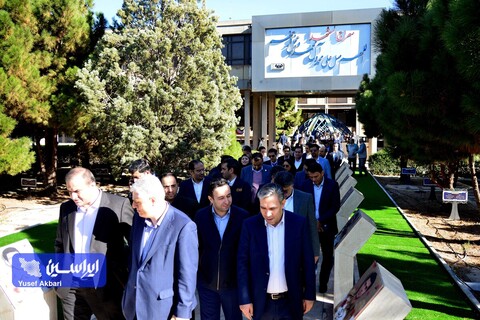 نشست صمیمانه فعالان بازار سرمایه با مدیران فولاد مبارکه