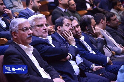 نشست صمیمانه فعالان بازار سرمایه با مدیران فولاد مبارکه