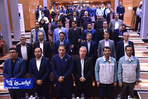 نشست صمیمانه فعالان بازار سرمایه با مدیران فولاد مبارکه
