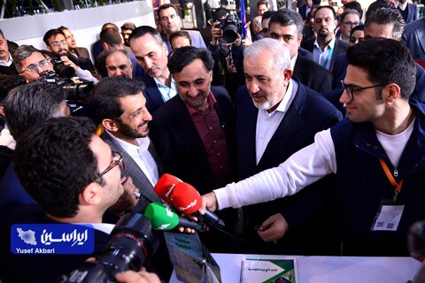 بازدید وزیر صمت و معاون علمی ریاست جمهوری از پروژه‌های شرکت‌های دانش‌بنیان با سرمایه‌گذاری خطرپذیر فولاد مبارکه