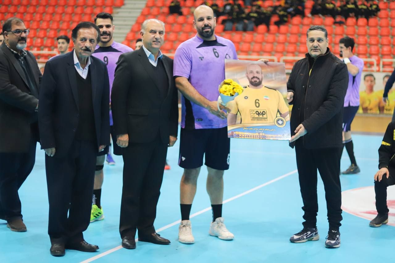 تجلیل سپاهان از یاران قدیمی