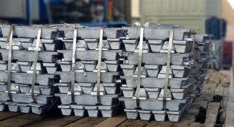 گلوگاه صنعت سرب و روی و بزرگترین ریسک سرمایهگذاری/ درخواست از دولت سرب و روی