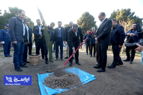 بازدید معاون رئیس‌جمهور و رئیس سازمان انرژی اتمی از تصفیه‌خانه پساب و خطوط تولید شرکت فولاد مبارکه