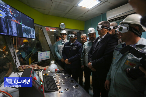 آیین رونمایی از پروژه جایگزینی دستگاه جوش لیزر فیبری بومی‌سازی‌شده با دستگاه جوش لیزر گازی فولاد مبارکه