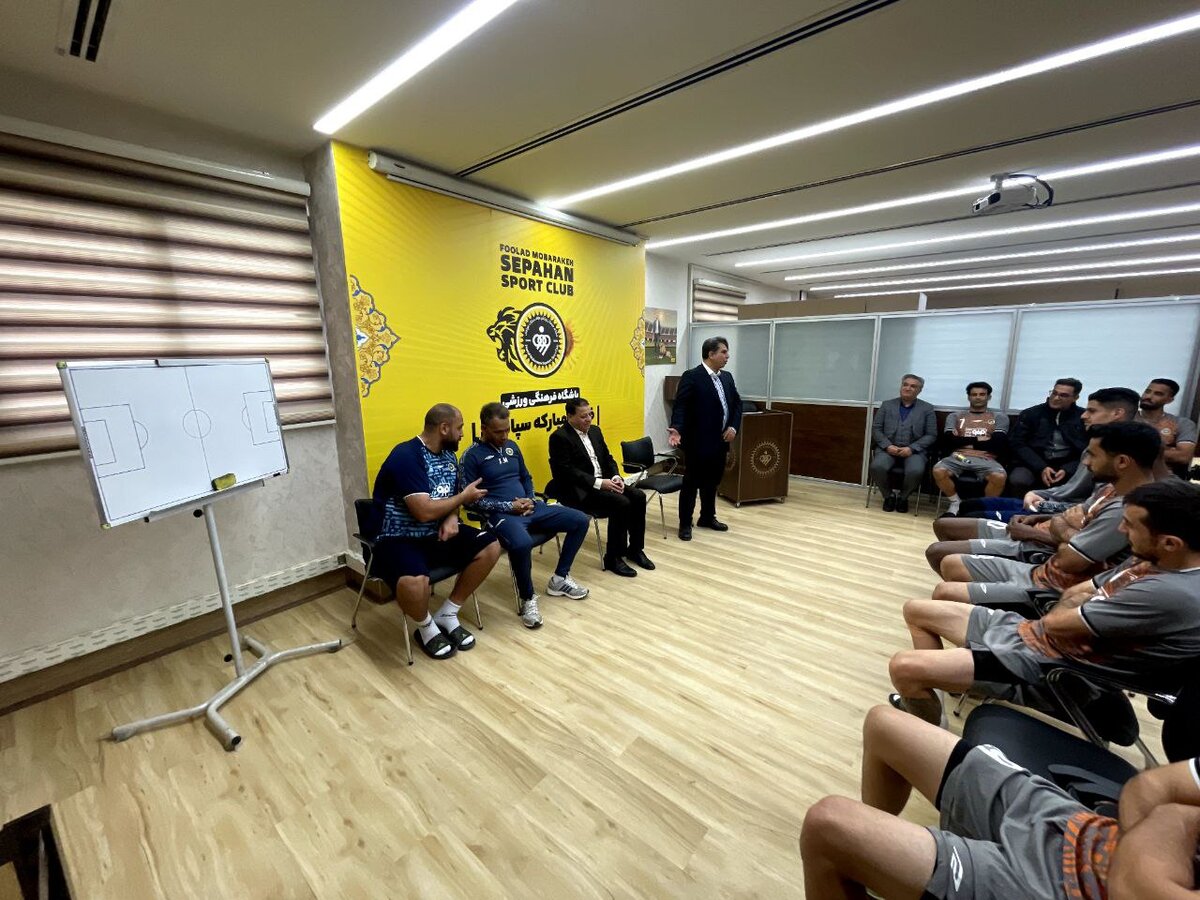 تکریم محمدرضا ساکت در باشگاه سپاهان