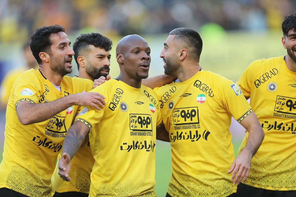 هیجان هواداران سپاهان پس از گلزنی کاوه رضایی مقابل فولاد