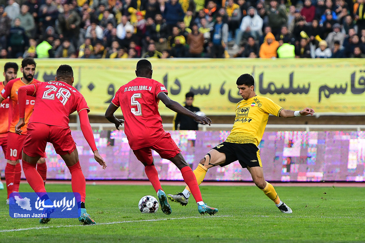 فولاد یکی از مسیرهای سپاهانیها برای بازگشت به صدر جدول