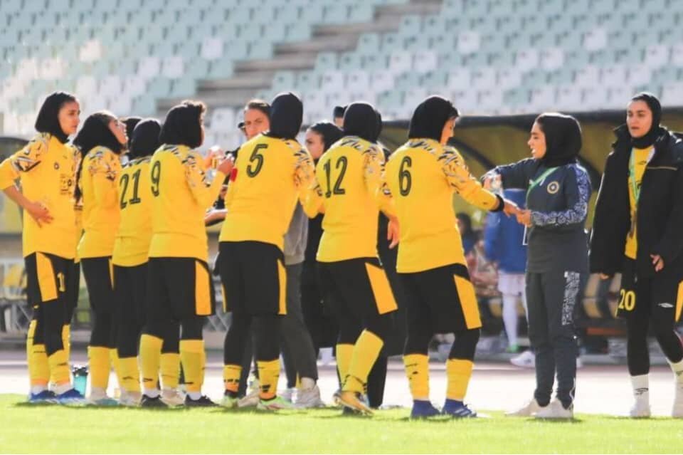 سیرجان، پیروز بازی بزرگان