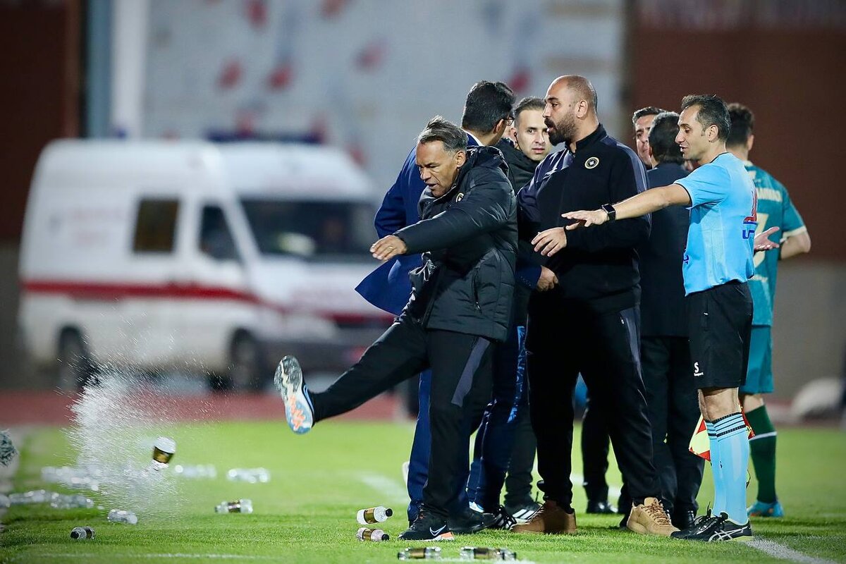 ابر و باد و مه و خورشید و فلک علیه قهرمانی نیمفصل سپاهان