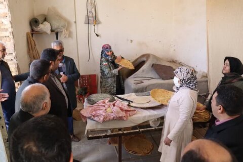 بازدید معاون استانداری اصفهان از هسته های کارافرینی اجتماعی کرمان بازدید