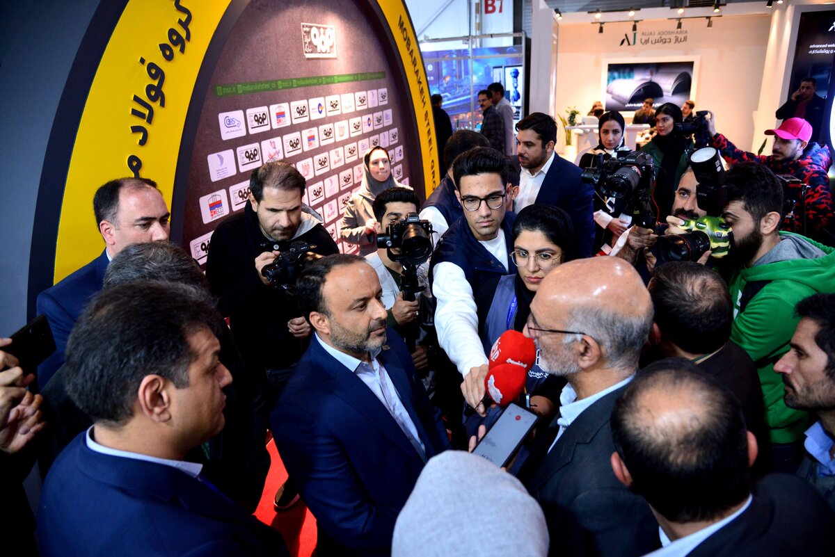 بازدید رئیس هیئت عامل ایمیدرو از غرفههای پنجمین جشنواره ملی فولاد ایران