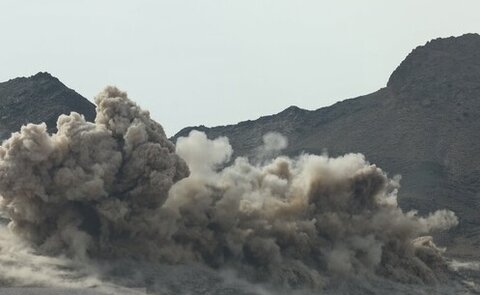 استخراج از معدن ۹۰ میلیون تنی سنگآهن گزستان بافق آغاز شد معدن