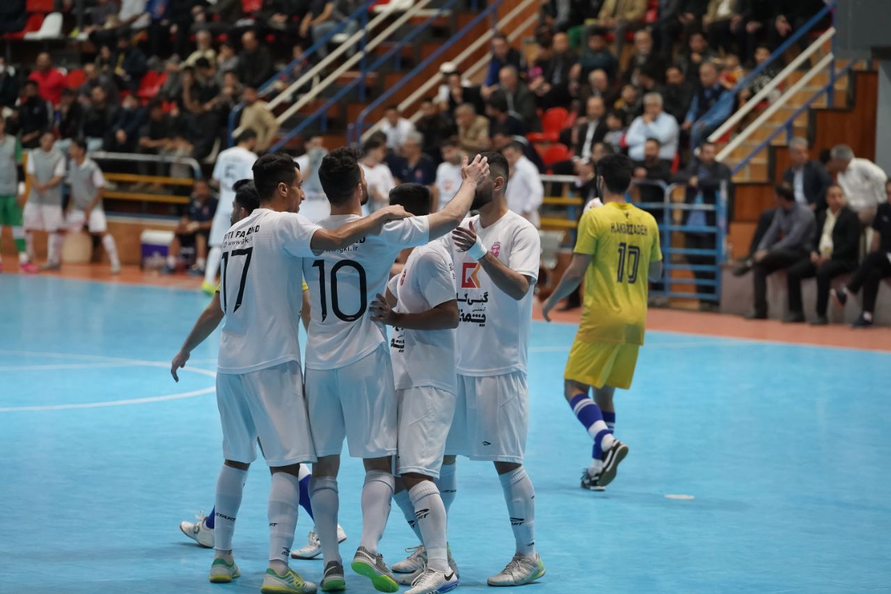 اسب گیتیپسند برای قهرمانی زین شد