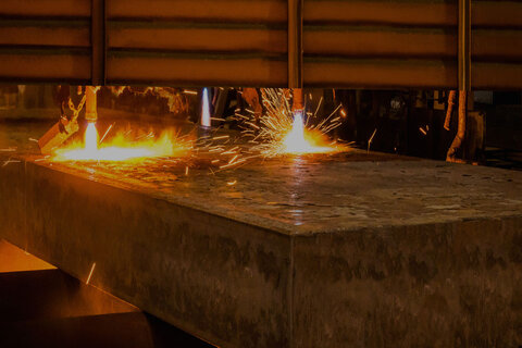 سقف شکنی شمش فولاد در معاملات بورس کالا با محدودیتهای توزیع برق شمش فولاد